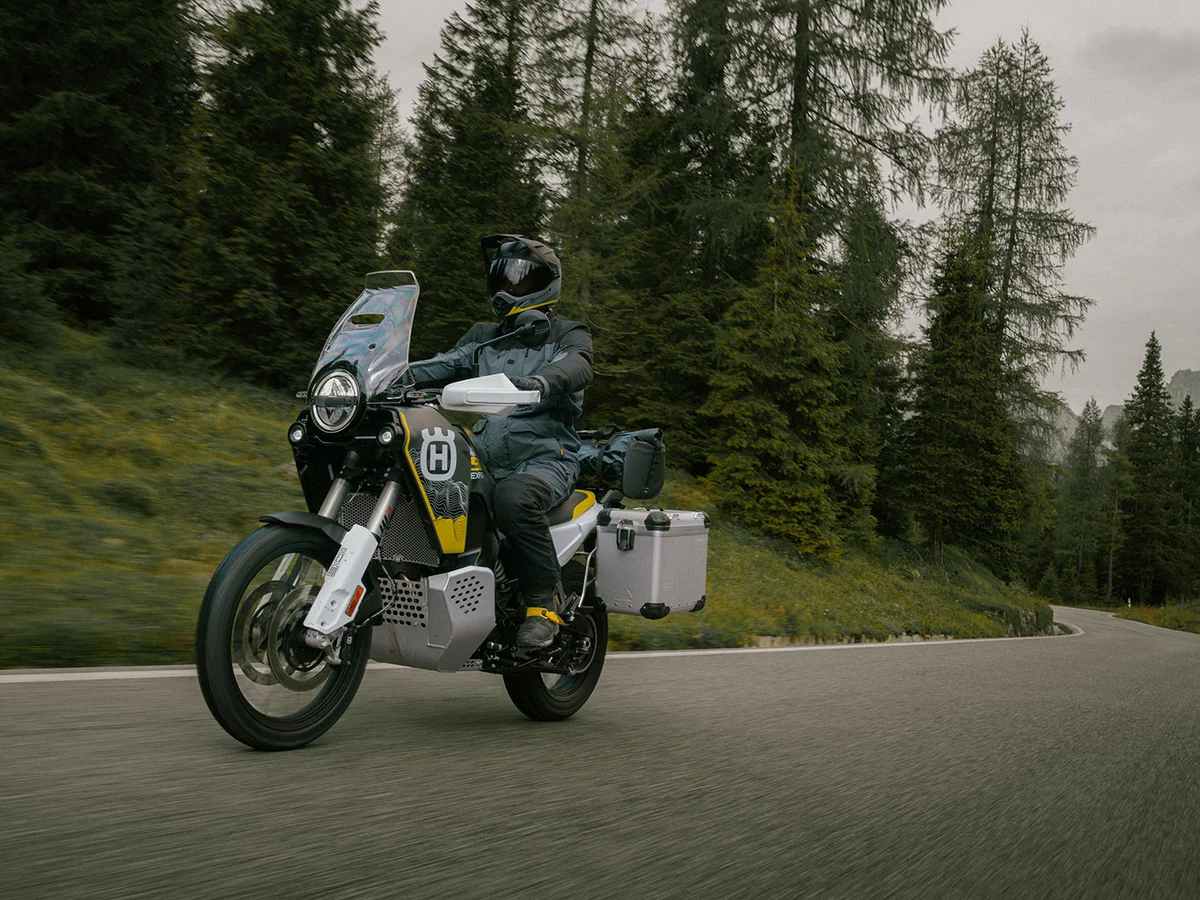 Foto 1: Moto HUSQVARNA Norden 901 Expedition nuova 889cc strada (2026)