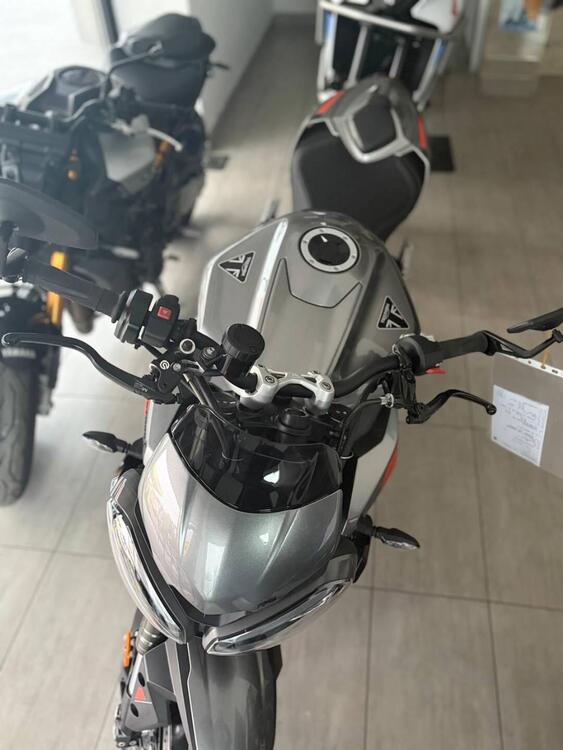 Foto 5: Moto TRIUMPH Street Triple 765 RS usata 765cc strada (2023)