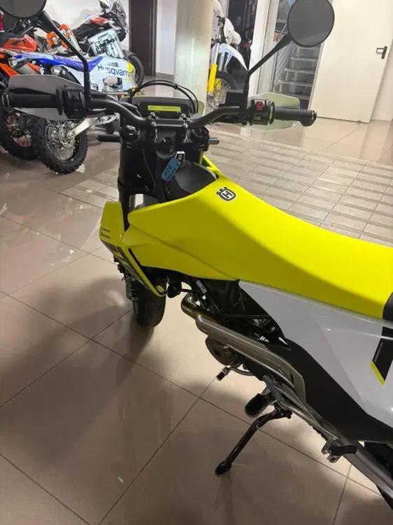 Husqvarna 701 Supermoto