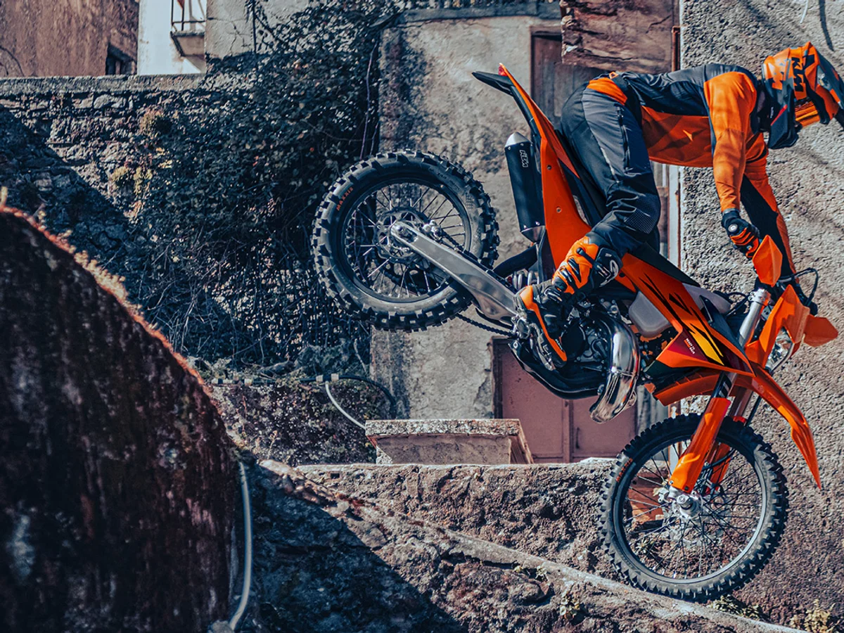 Foto 1: Moto KTM 125 XC-W nuova 125cc enduro (2026)