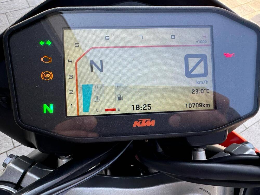 Foto 3: Moto KTM 690 Duke usata 690cc strada (2016)