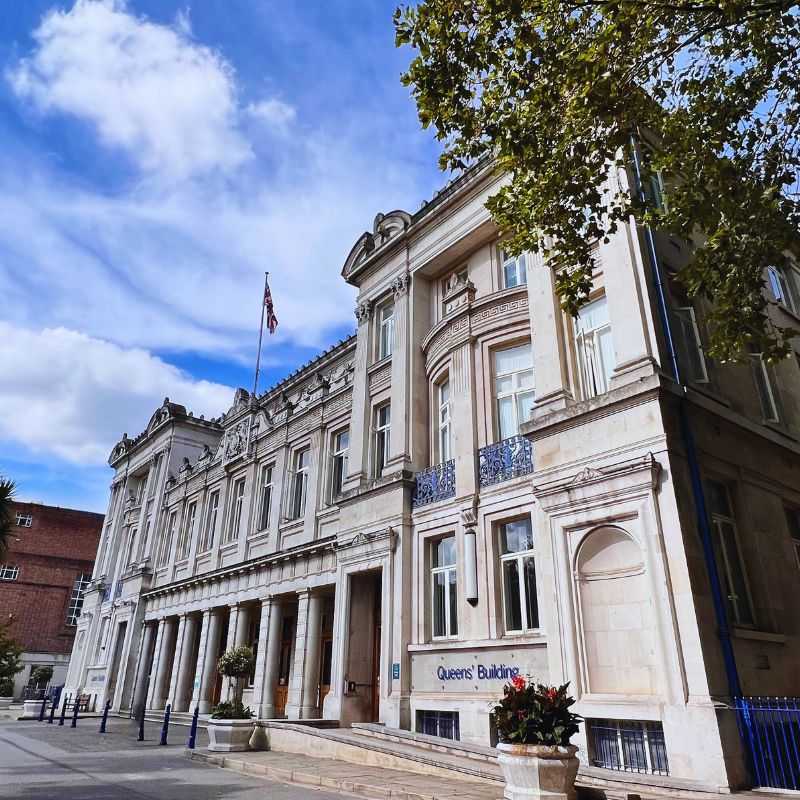 QUEEN MARY UNIVERSITY OF LONDON