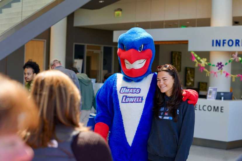 UNIVERSITY OF MASSACHUSETTS LOWELL 🇺🇸
