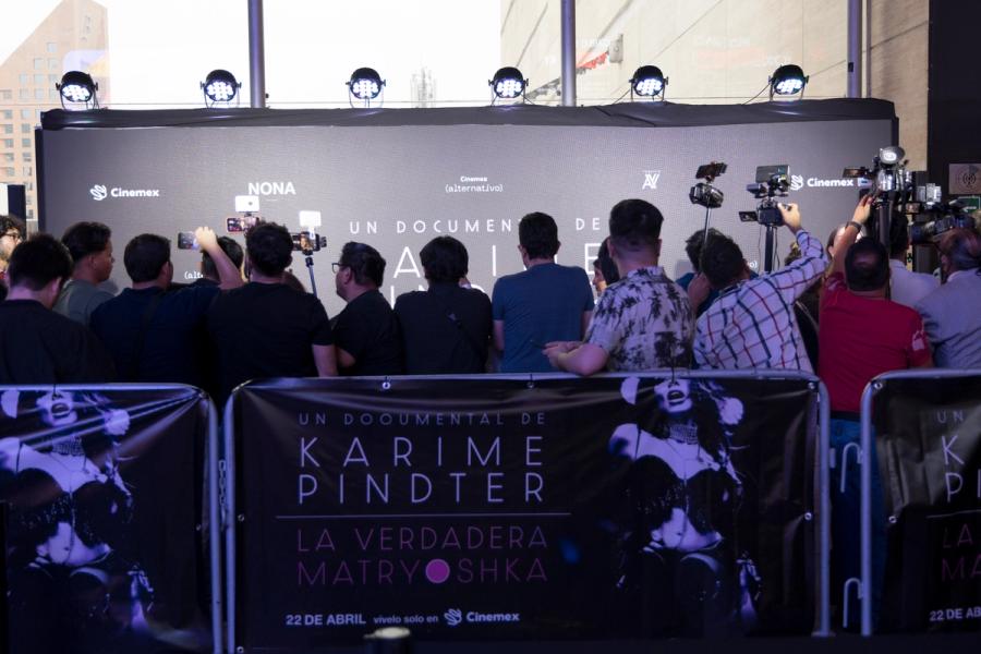 Premier de Karime Pindter: La Verdadera Matryoshka 