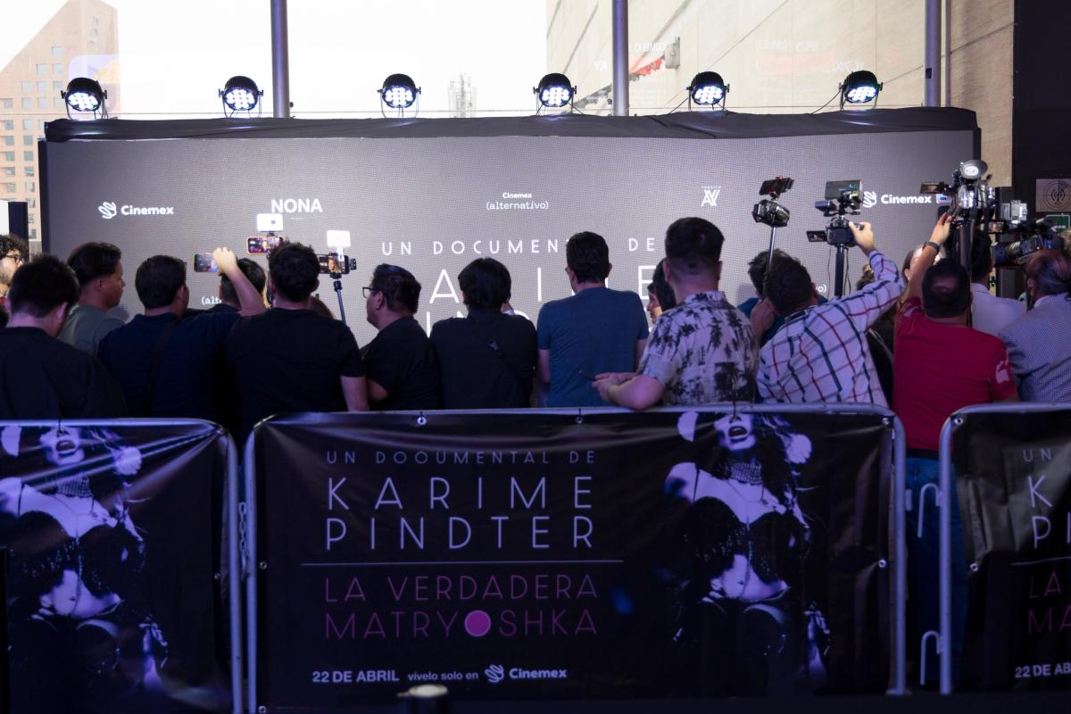 Foto de Premier de Karime Pindter: La Verdadera Matryoshka 