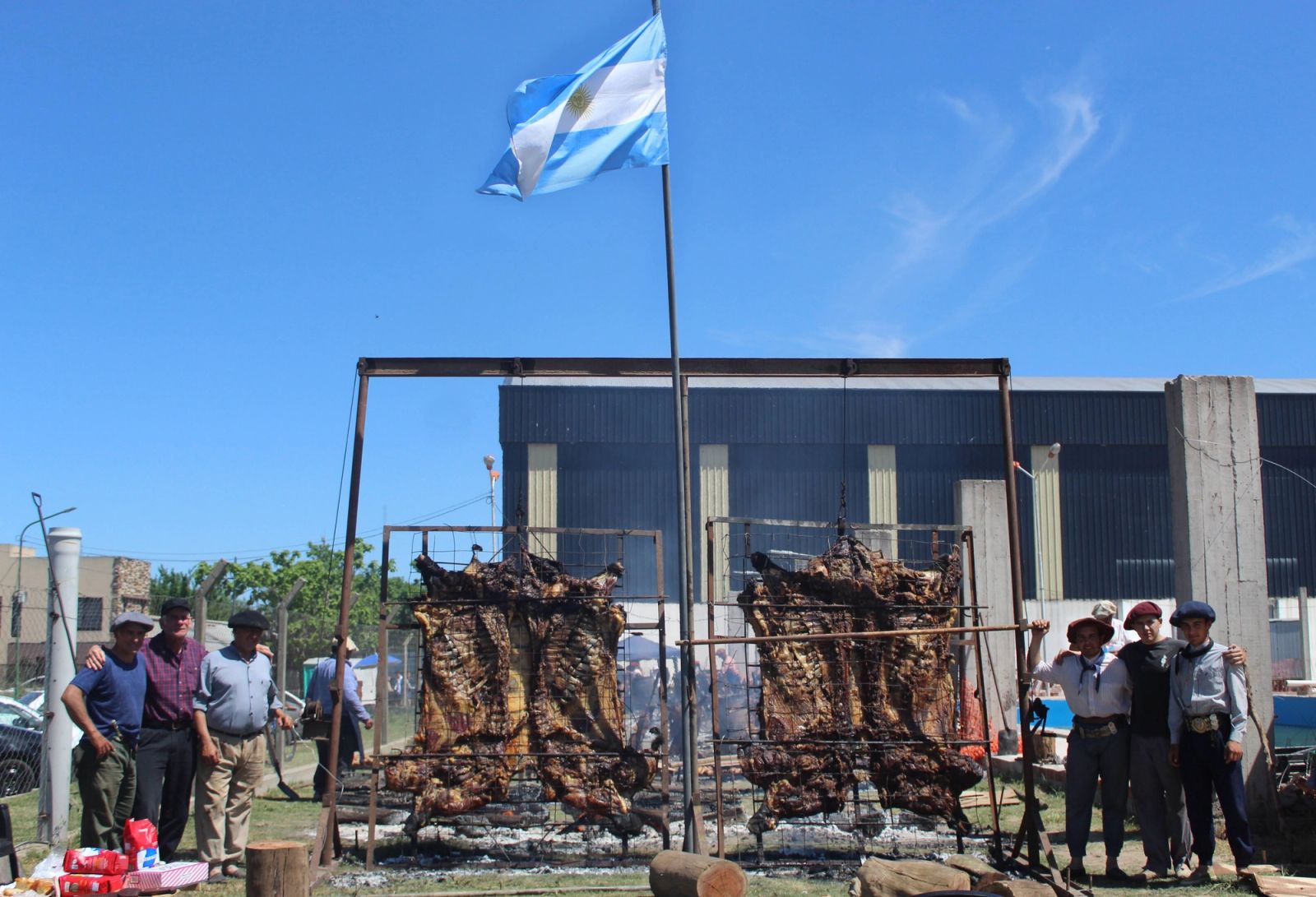 Más de cinco toneladas de carne, artistas de folklore, duelo de payadores y raperos y cumbia en la segunda “Cruzada solidaria” para ayudar al hospital y los bomberos