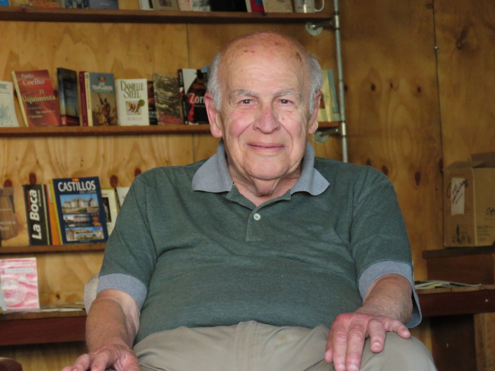 Carlos se recibió a los 86 años y se metió en la historia de Monte: “No estudiar es un pecado de juventud”