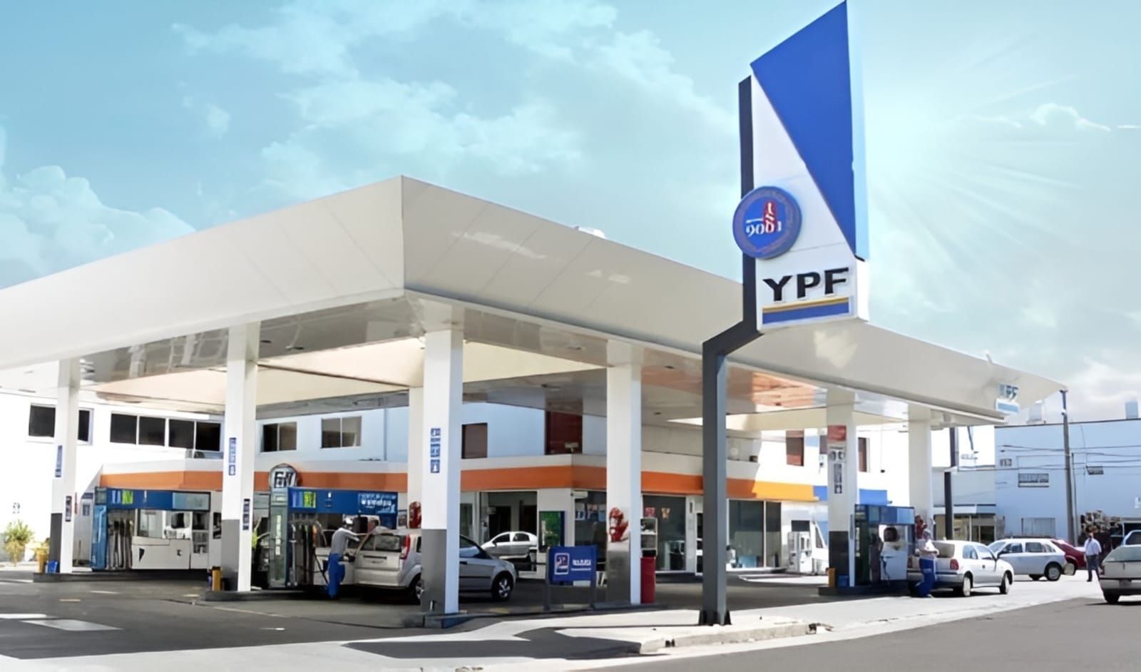 Estiman que la suba sería de alrededor de $4 por litro en las naftas y de $3 en el diésel