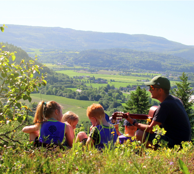 N. Husbyåsen musikk ute
