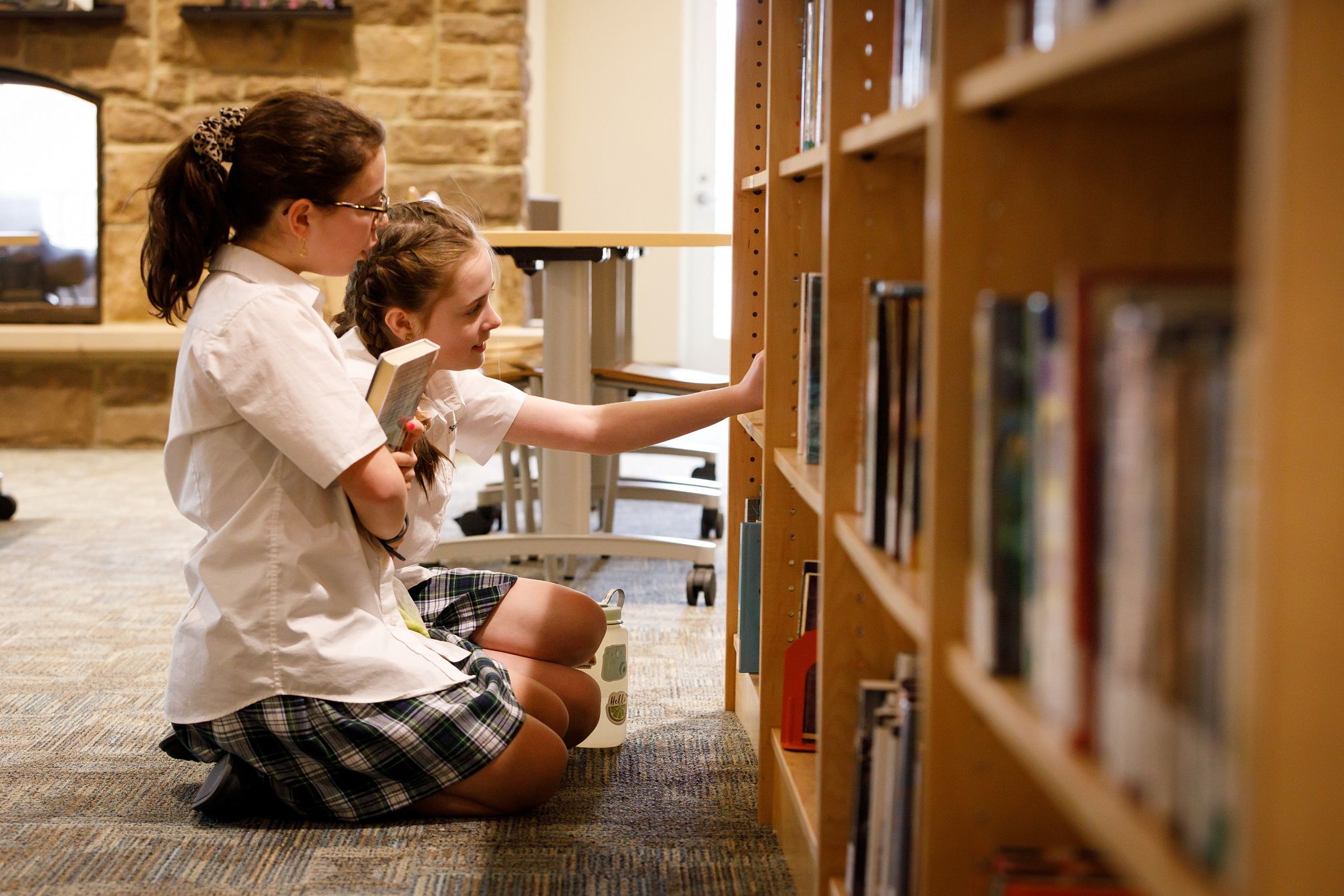 An Oakcrest student ambassador leading a campus tour