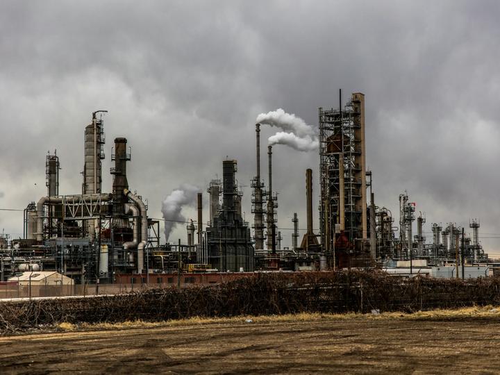 製造工場の生産工程最適化を支援