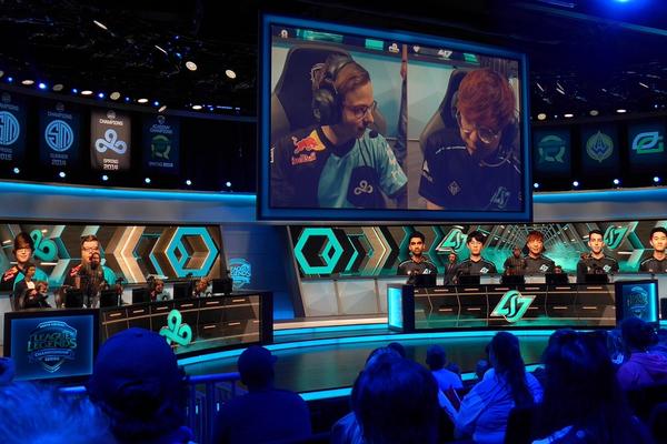 From gamers to athletes image