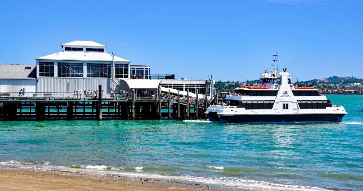 Devonport Ferry (Auckland to Devonport)