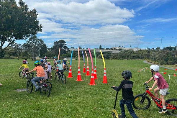 Adventure Bike Playground: Treasure Hunt