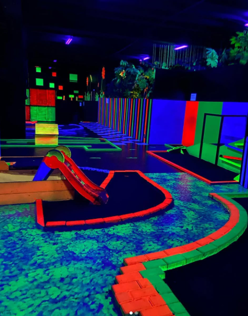 GLOPUTT Mini Golf