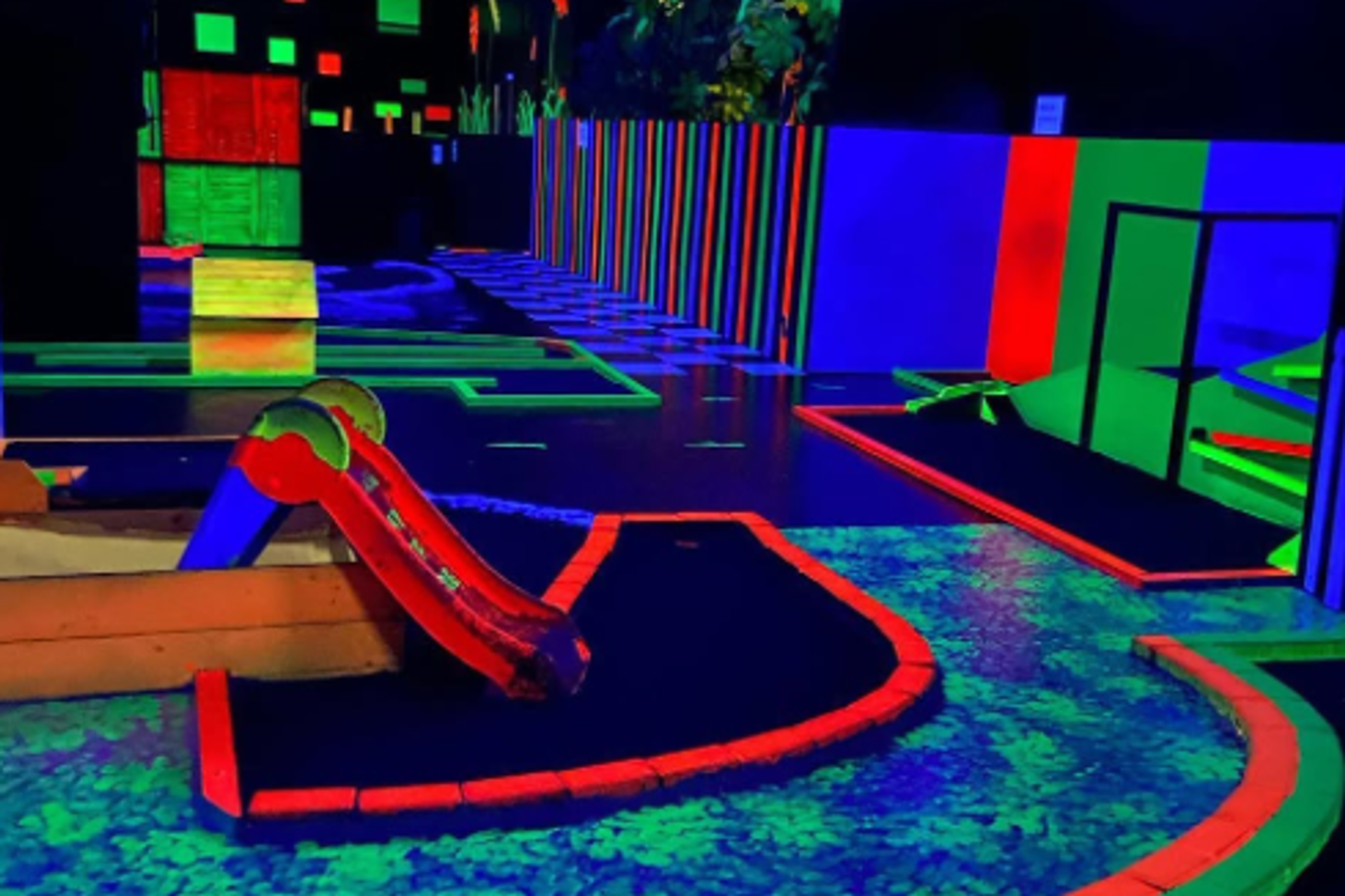 GLOPUTT Mini Golf, Takapuna