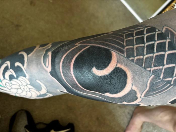 The knee a day after shading, showing how saturated the black is