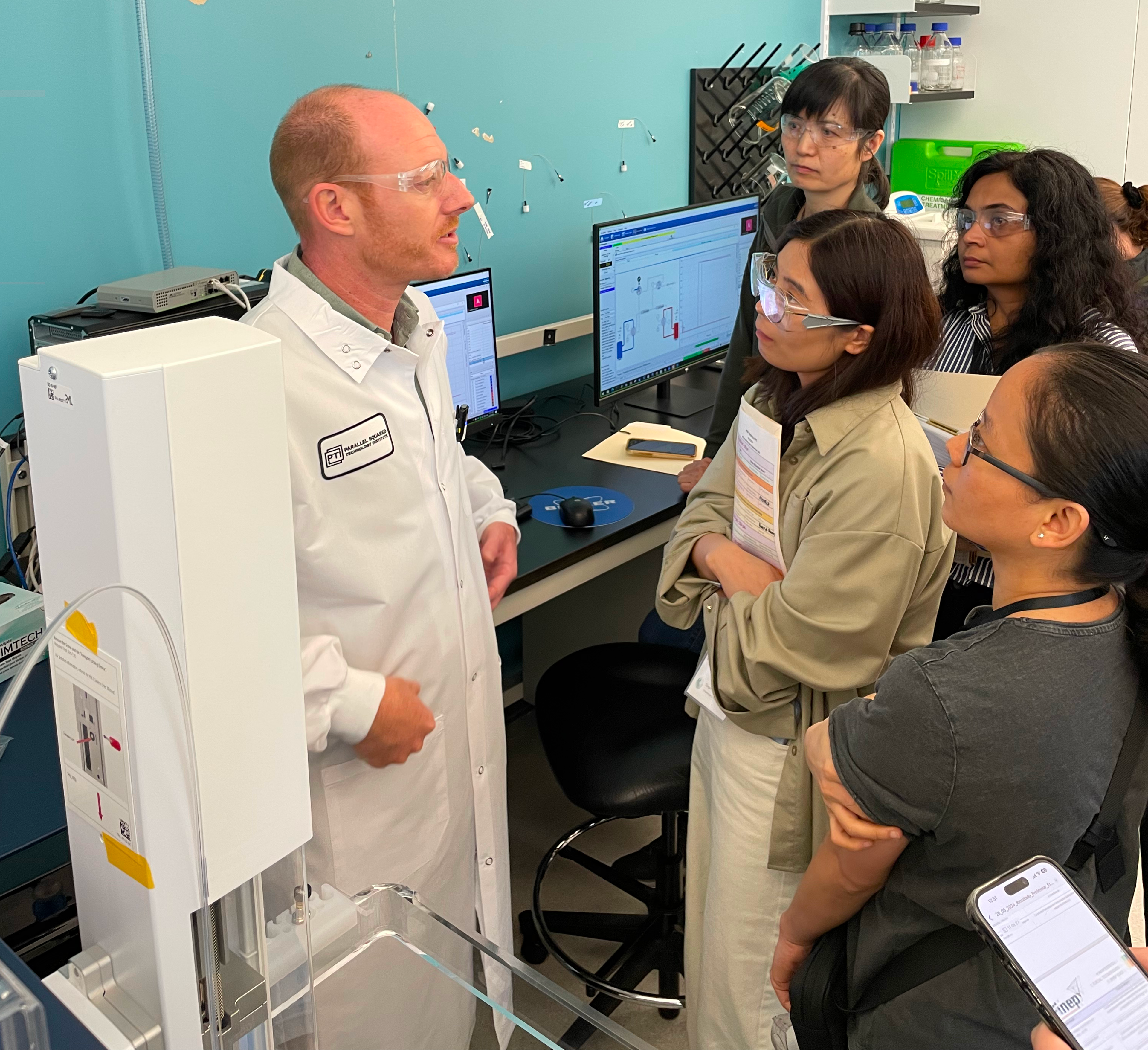 Christoph Krisp (left) led the mass spectrometry section of the workshop.