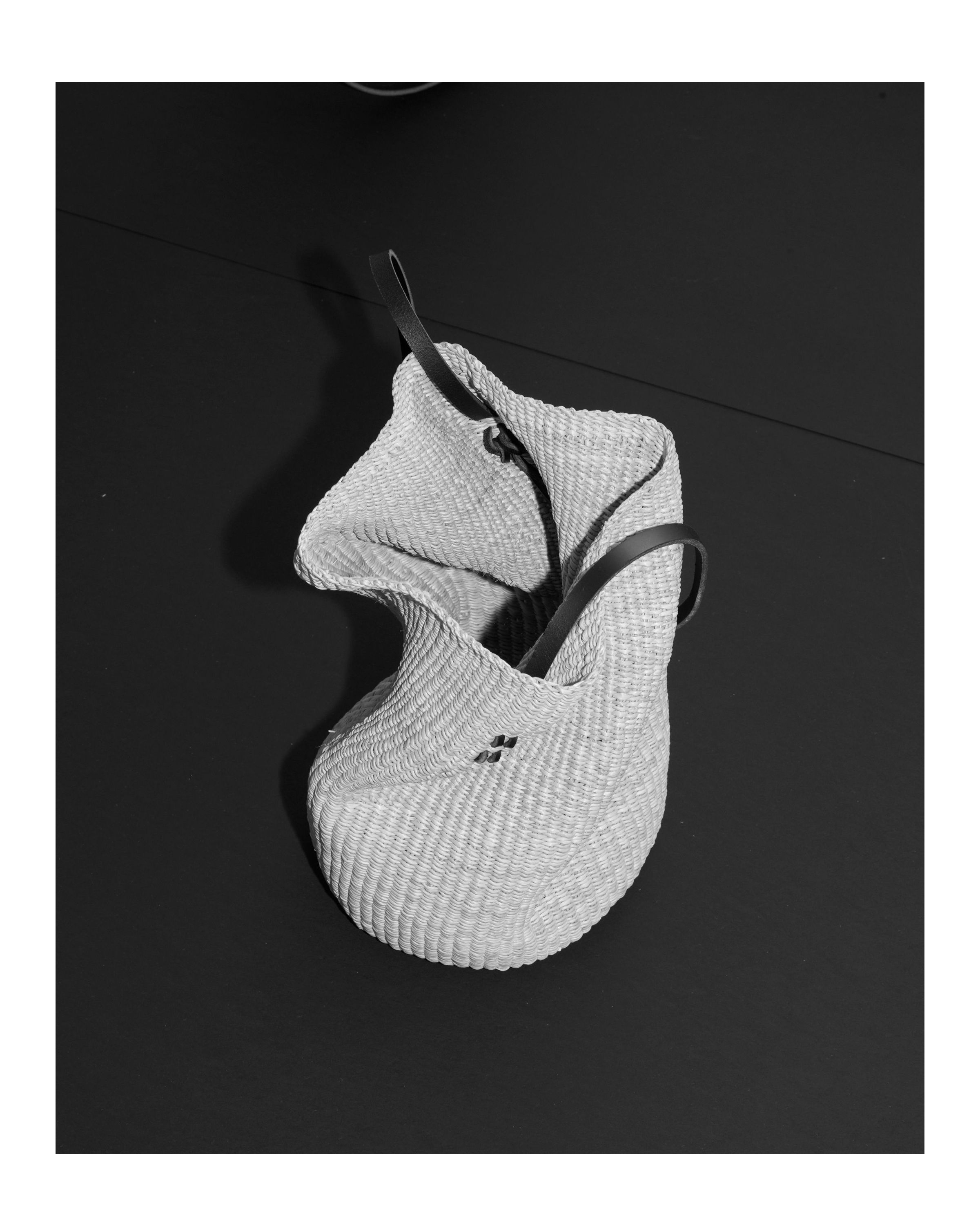 INES BRESSAND イネスブレッサンドAKAMAE N.22 bag Ines Bressand