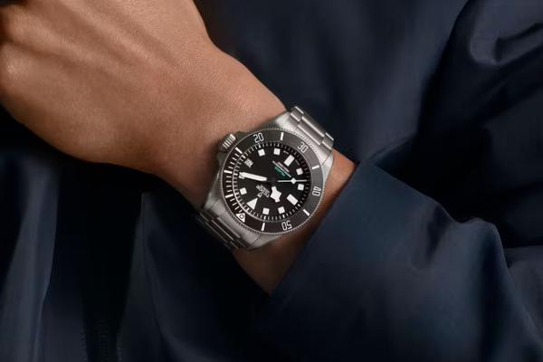 Art de Suisse – Your world of luxury watches and jewelry in the heart of Karlovy Vary with delivery across Europe