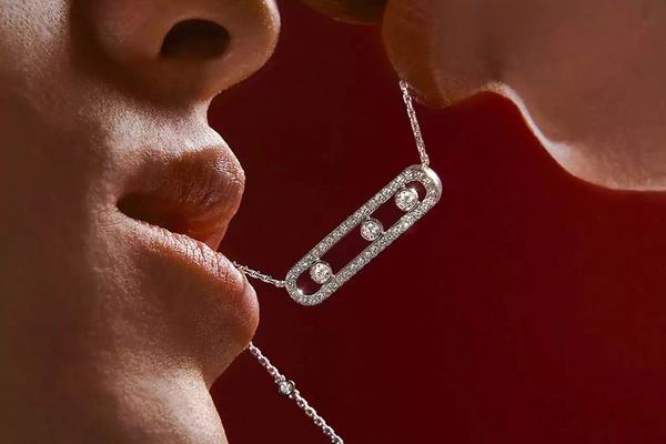 How to Choose Jewelry and Watches as a Gift for Valentine's Day