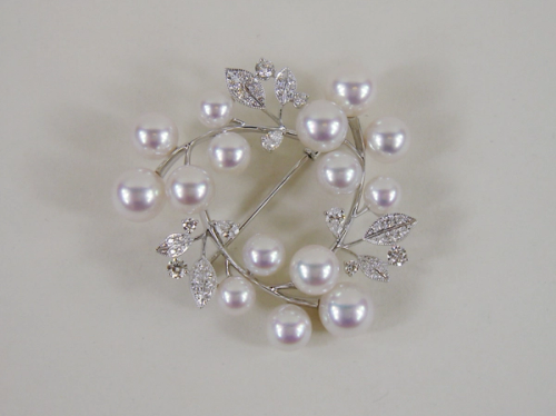 Брошь Classic Akoya