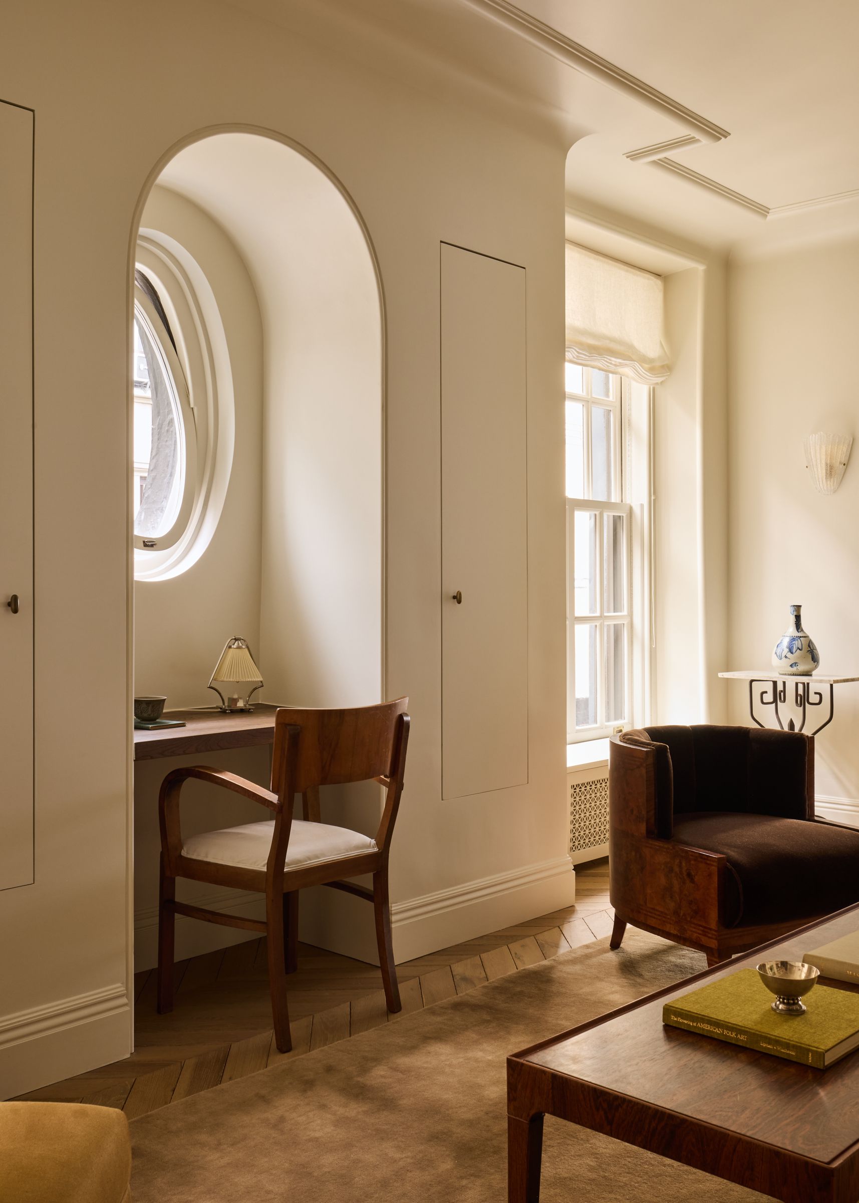 Desk niche with oval window