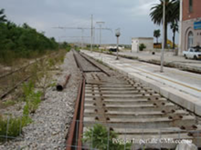 La vecchia stazione di Poggio Imperiale dismessa, Foto di repertorio da Internet