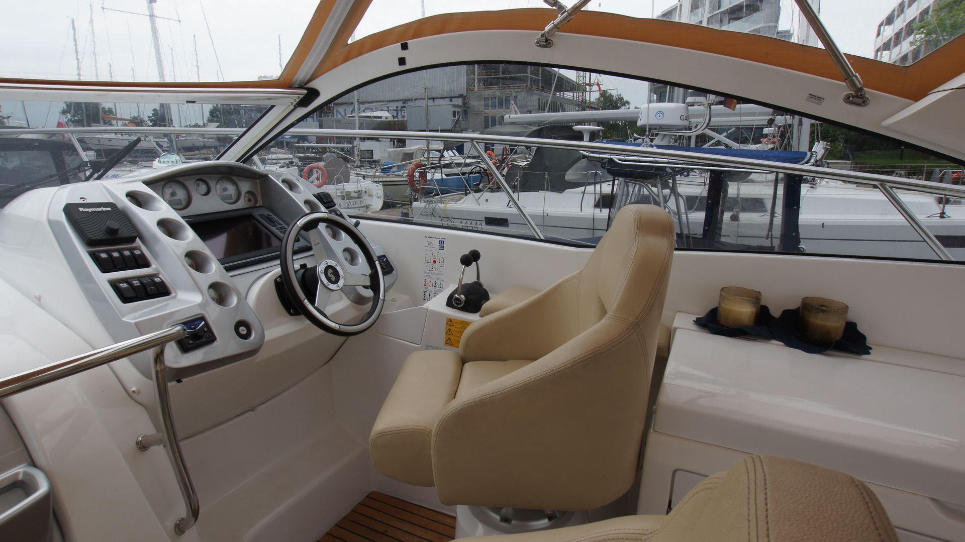 Beneteau Monte Carlo 37 Open - zdjęcie 13