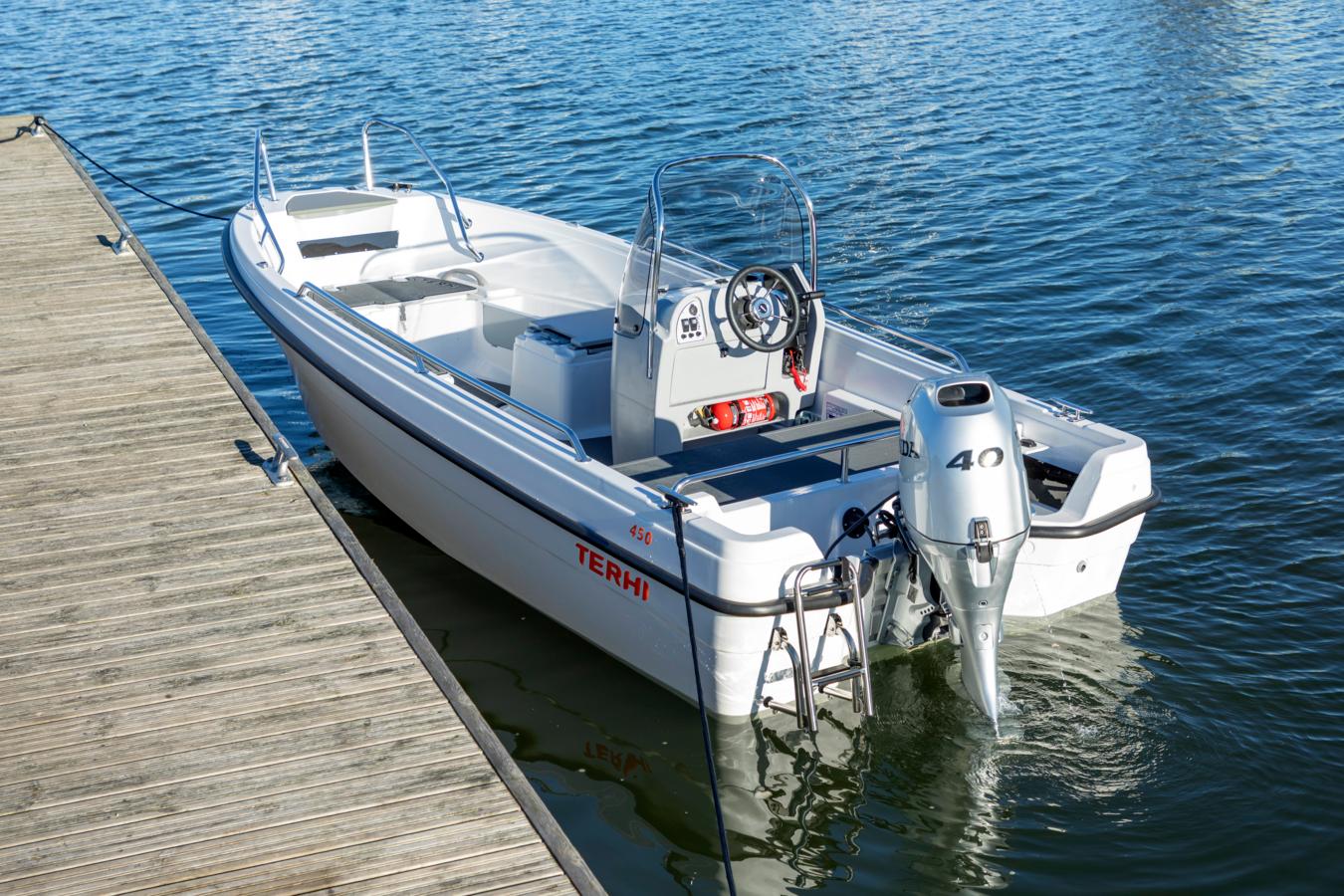 Terhi 450 SC - fińska łódź Terhi z ABS
