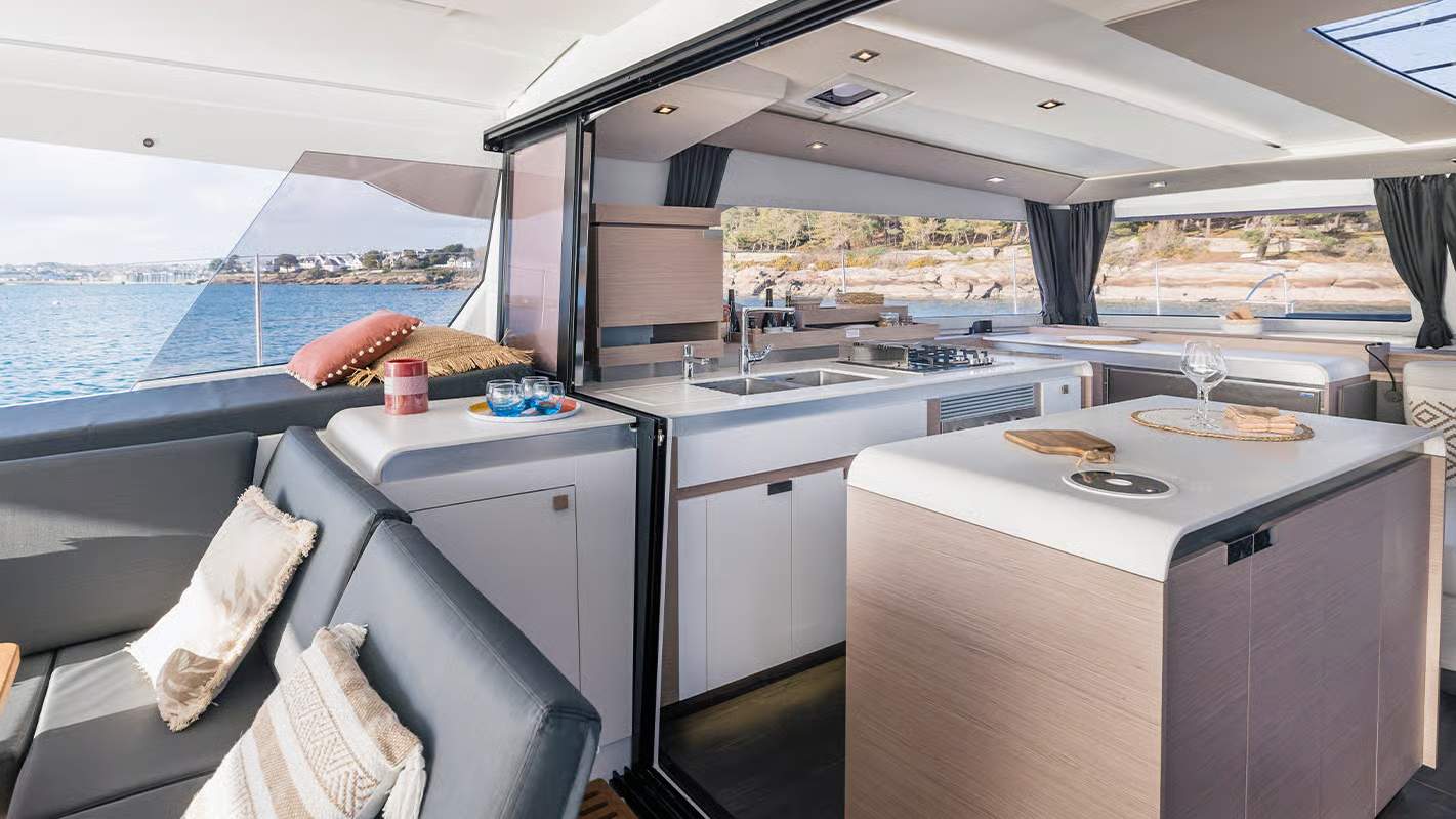 Fountaine Pajot Aura 51 - interior