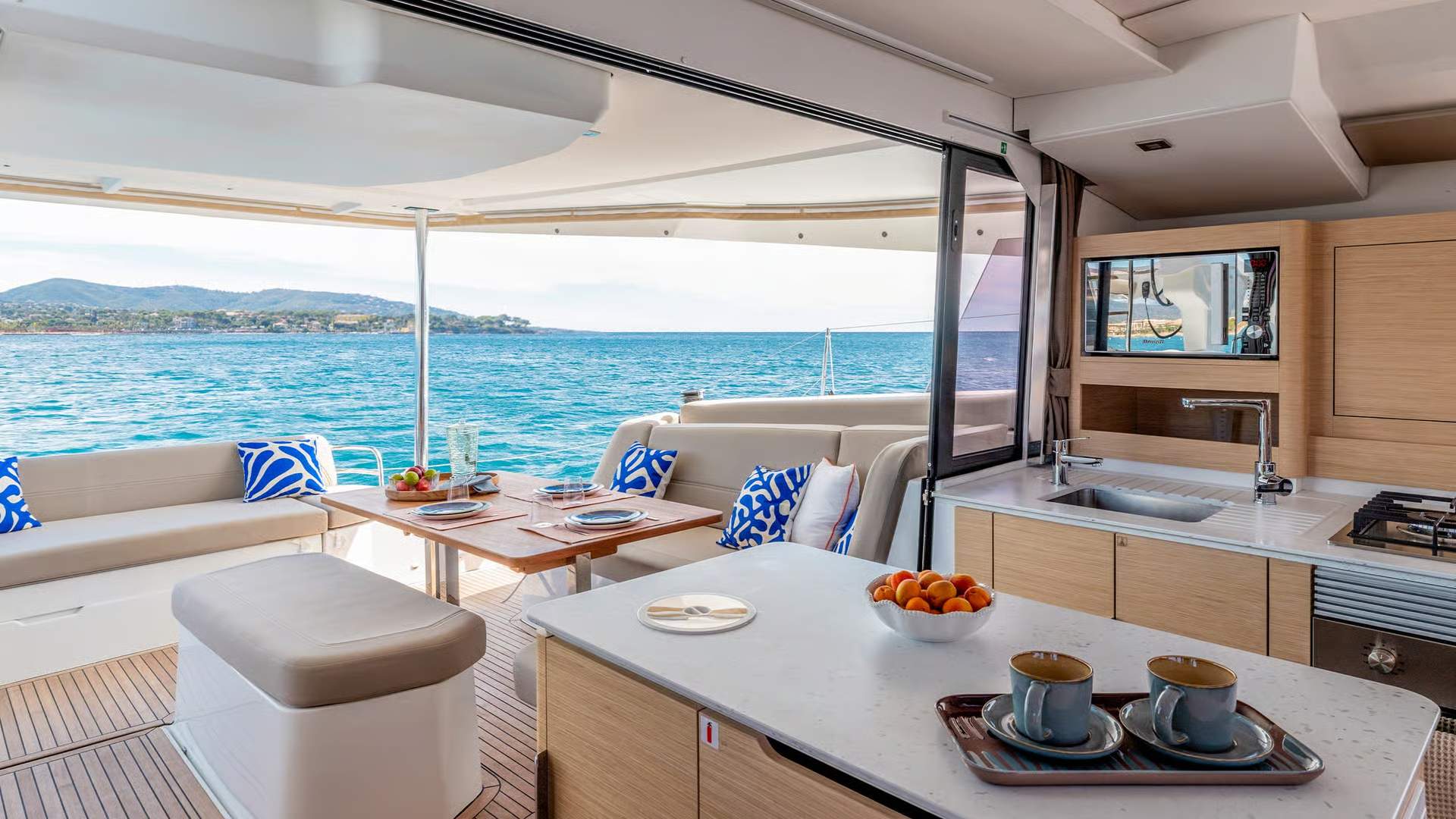 Fountaine Pajot FP44 - wnętrze