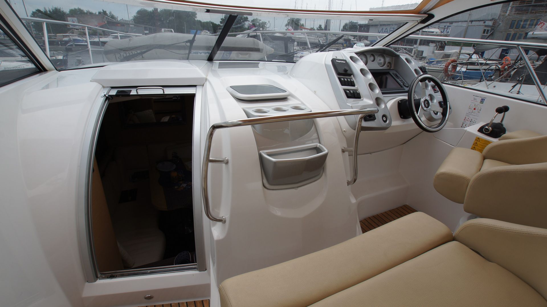 Beneteau Monte Carlo 37 Open - zdjęcie 5