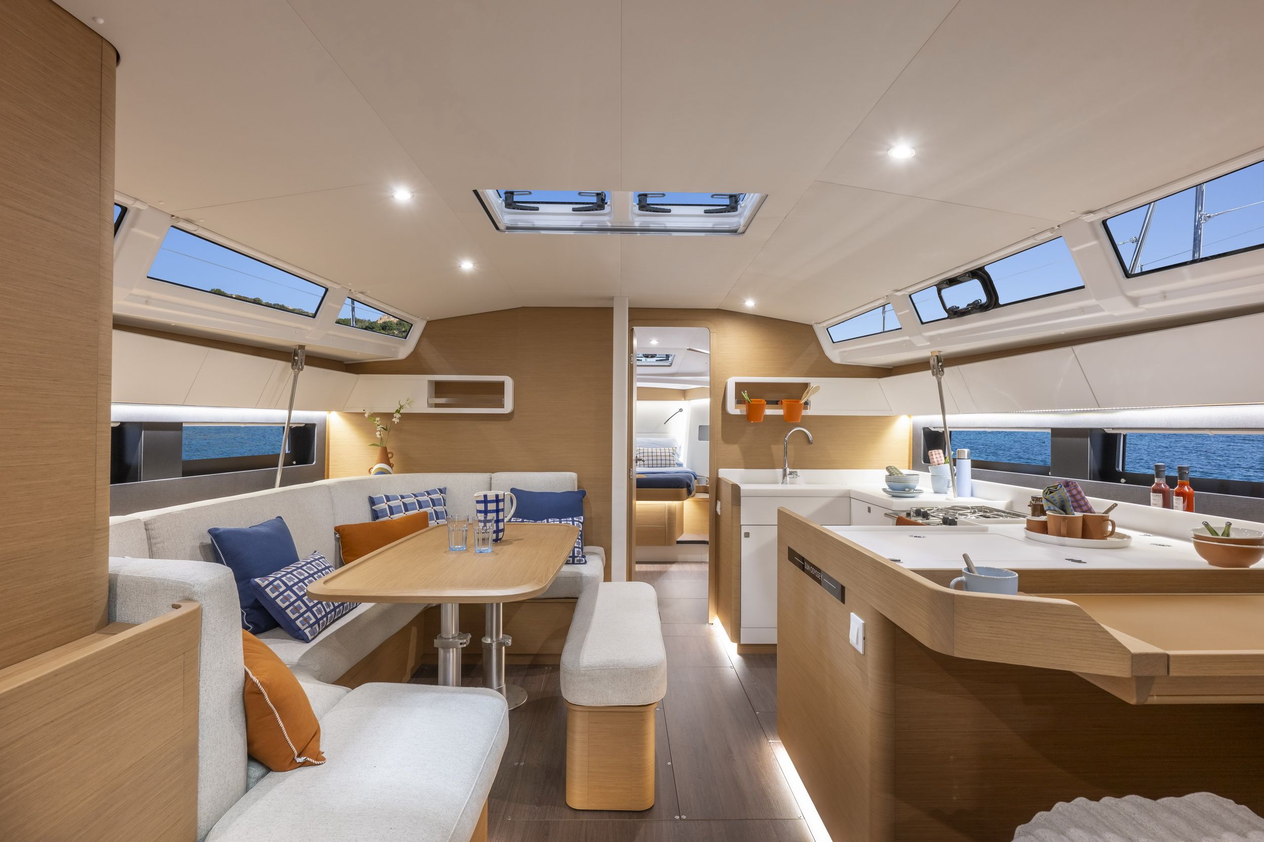 JEANNEAU Sun Odyssey 455 - wnętrze