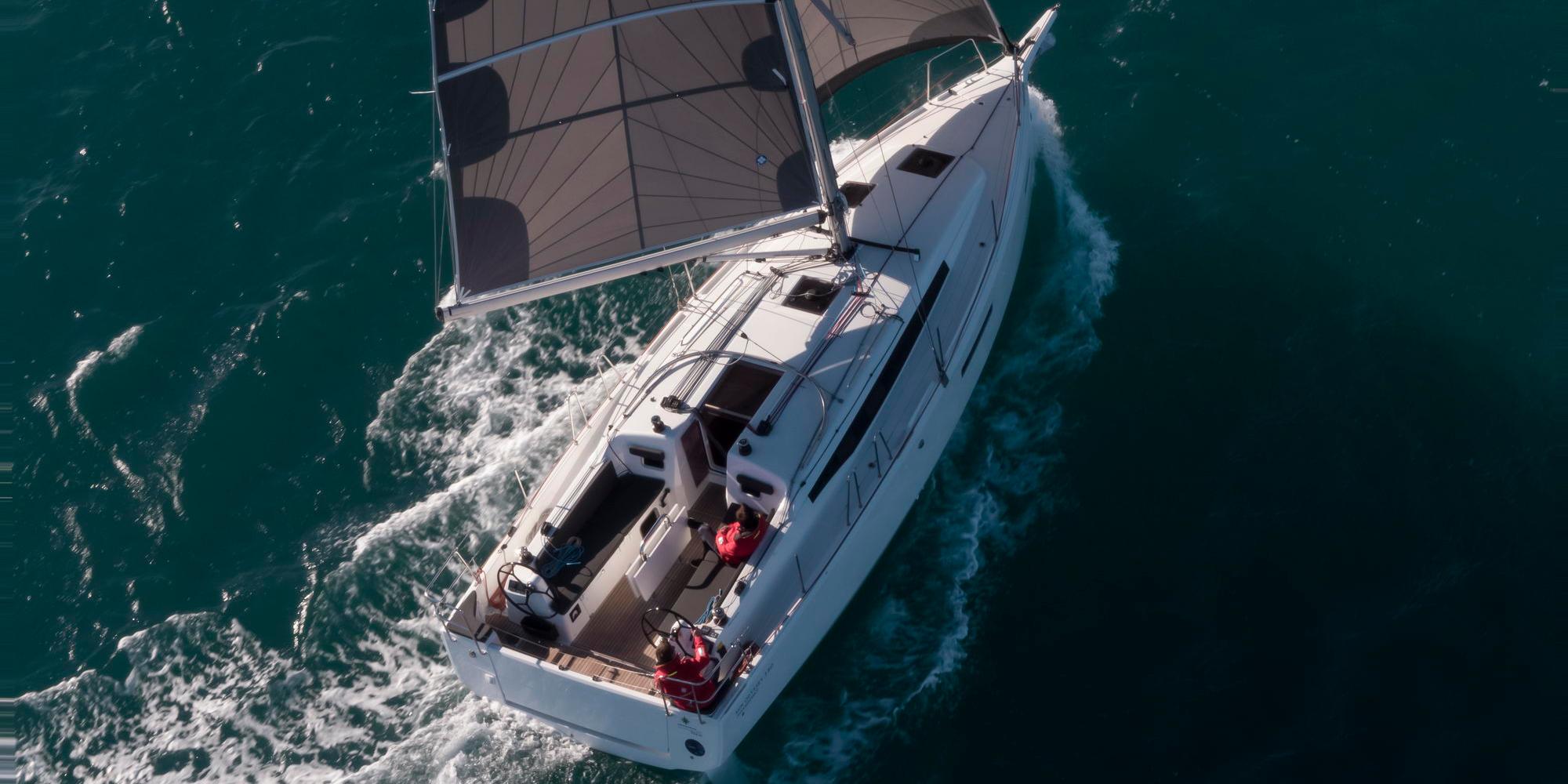 Sun Odyssey 380 - zdjęcie główne