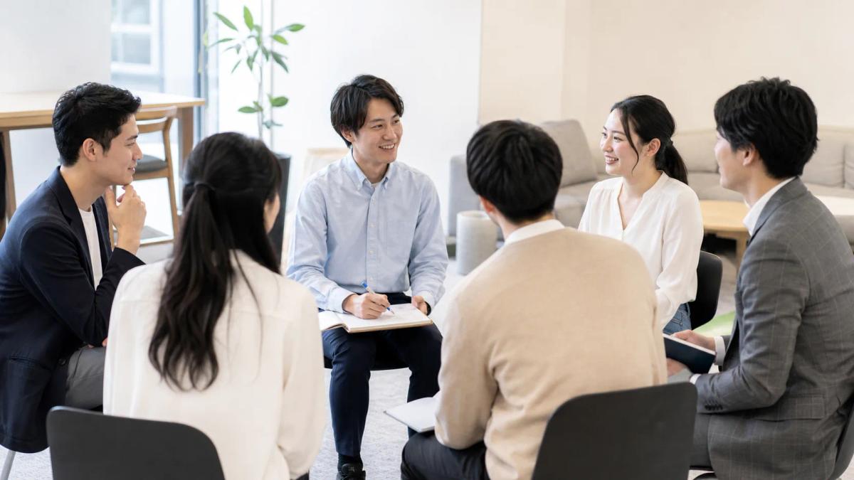 チームで集まってトレーニングに取り組む様子