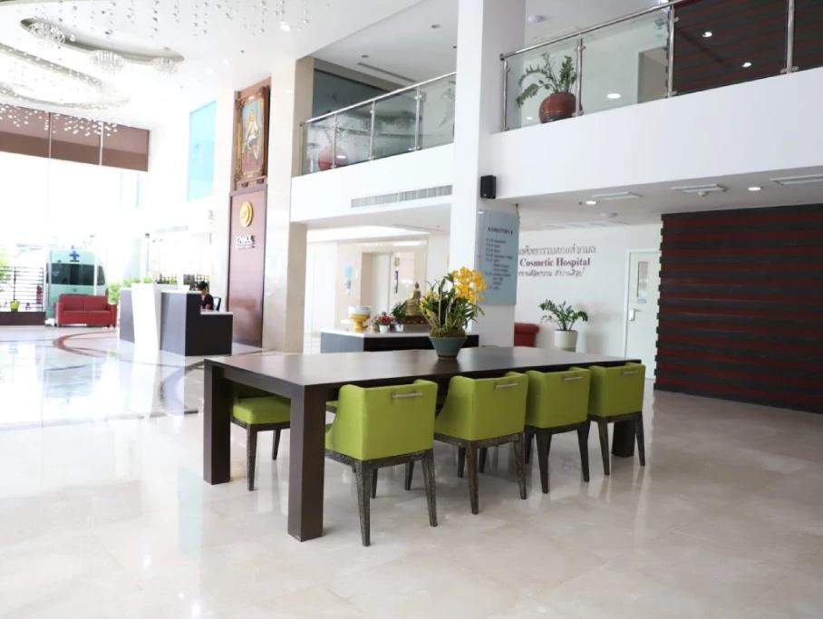 Kamol Hospital lobby