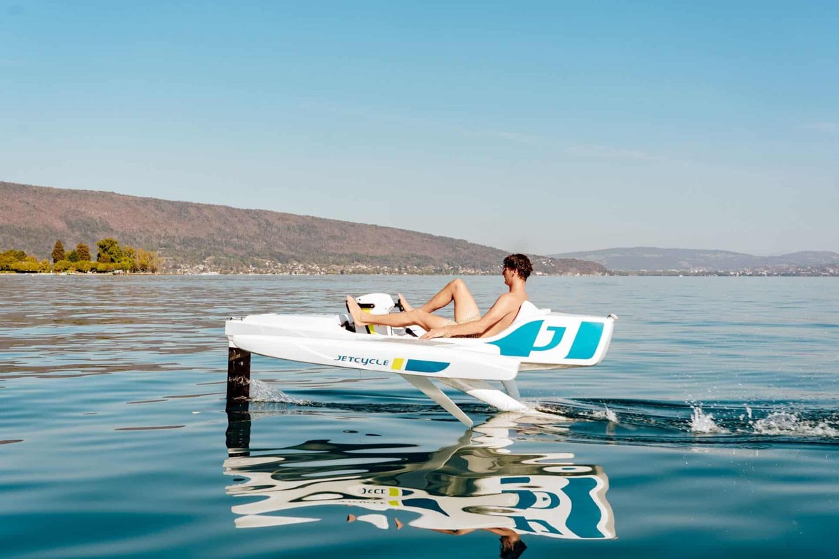 JetCycle Launches New Foiling Trimaran Pedal E-Boat