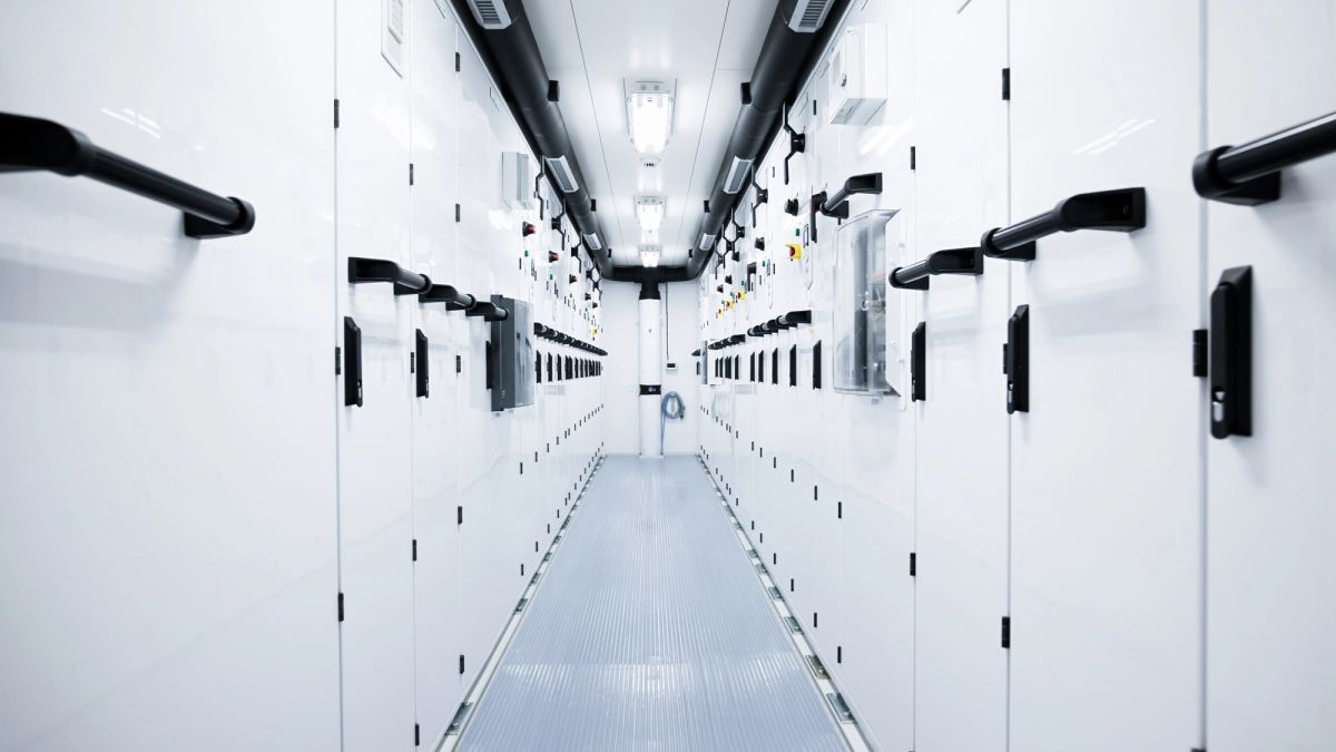 Engine room of M/Y Breakthrough 