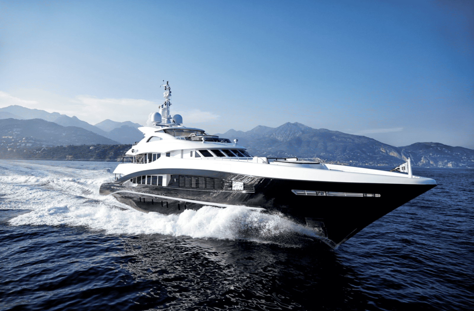 YATCO’s Fleet Friday: M/Y Rocket, M/Y Cabochon, and more!