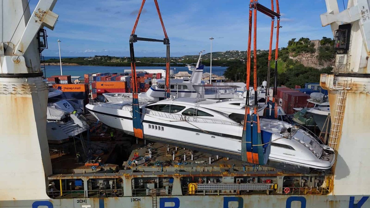 Cross Chartering Yacht Transport Completes Historic Yacht Loading Operation