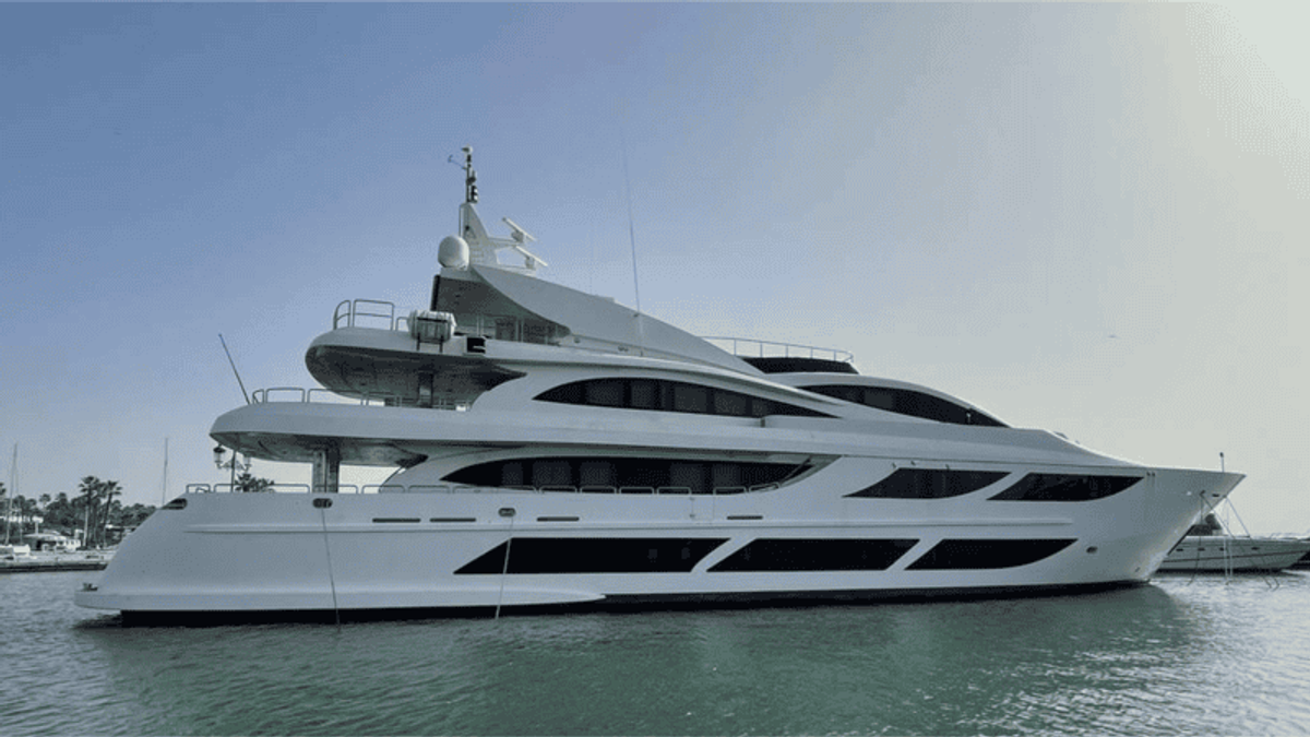 YATCO’s Fleet Friday: M/Y MAGNA GRECIA, M/Y BERILDA, and more!
