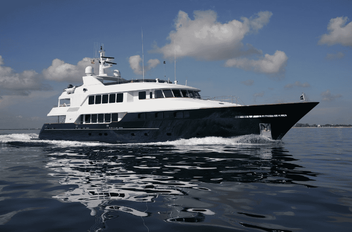 YATCO’s Fleet Friday: M/Y LORETTA ANNE, M/Y Lucky Me, and more!