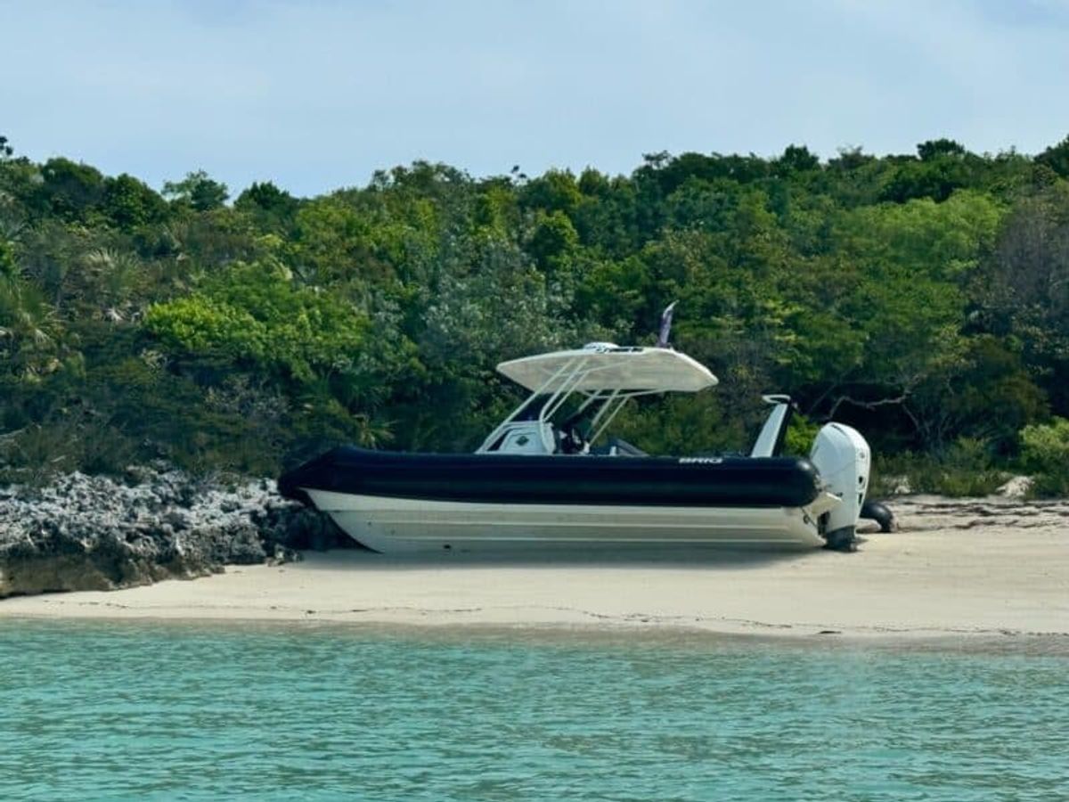yachts run aground