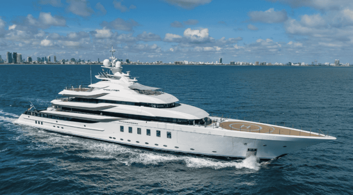 YATCO’s Fleet Friday: M/Y PREDATOR, M/Y FORCE BLUE, among others!
