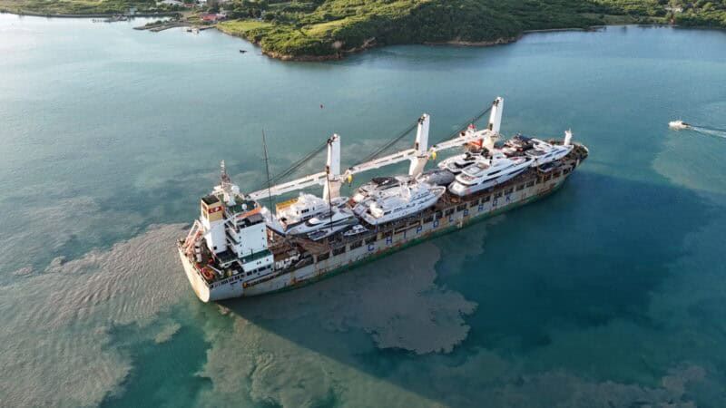 Cross Chartering Yacht Transport Completes Historic Yacht Loading Operation
