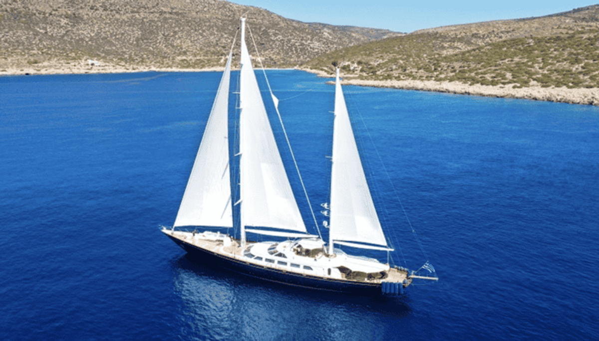 YATCO’s Fleet Friday: M/Y PERLA BIANCA, M/Y MIZU, and more!