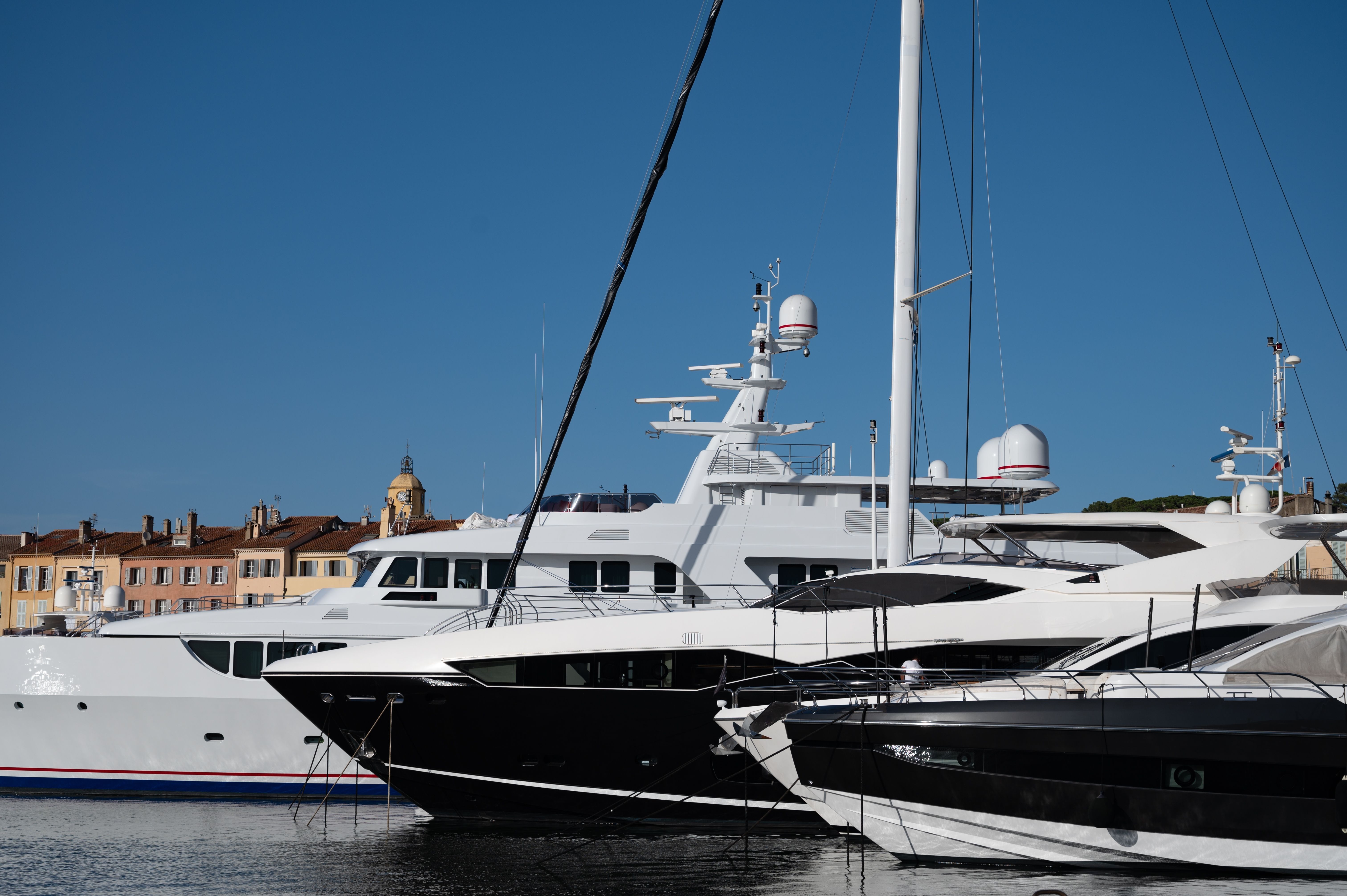 Saint-Tropez Port Bribery Probe Seizes €850,000