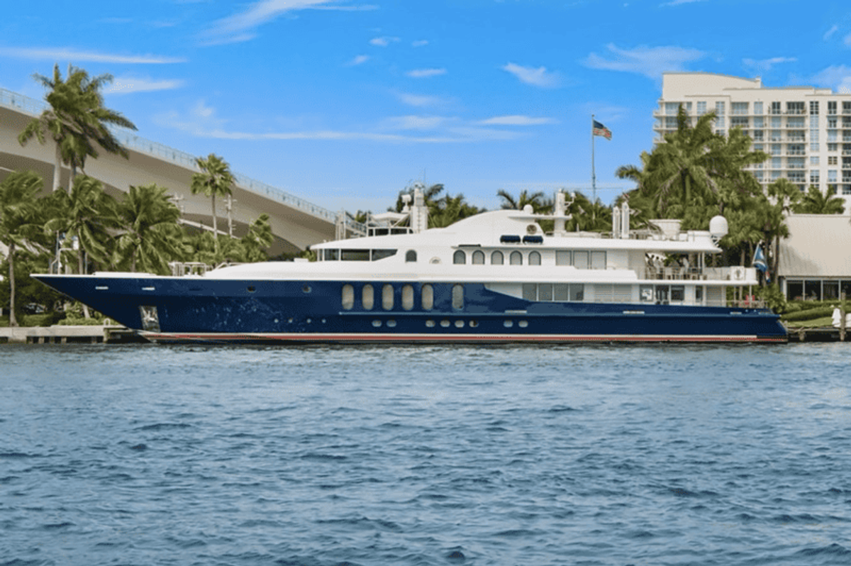 M/Y HIGH OCCUPANCY