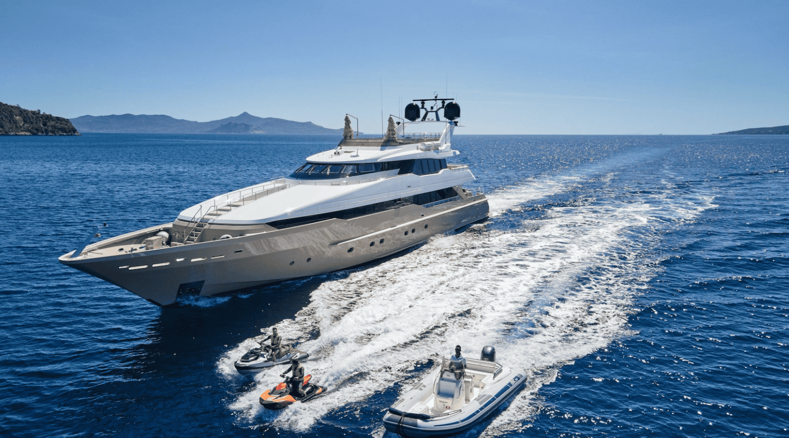 YATCO’s Fleet Friday: M/Y FOUR JACKS, M/Y DALOLI, and more!